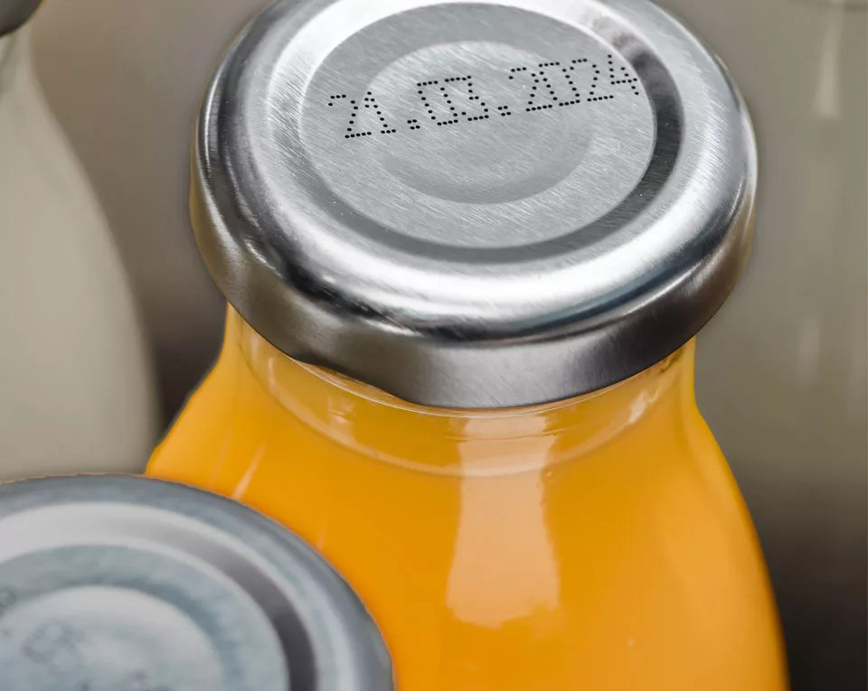 A clean juice bottle, filled and safe thanks to our reliable pasteurizer, which pasteurizes both juices and milk.