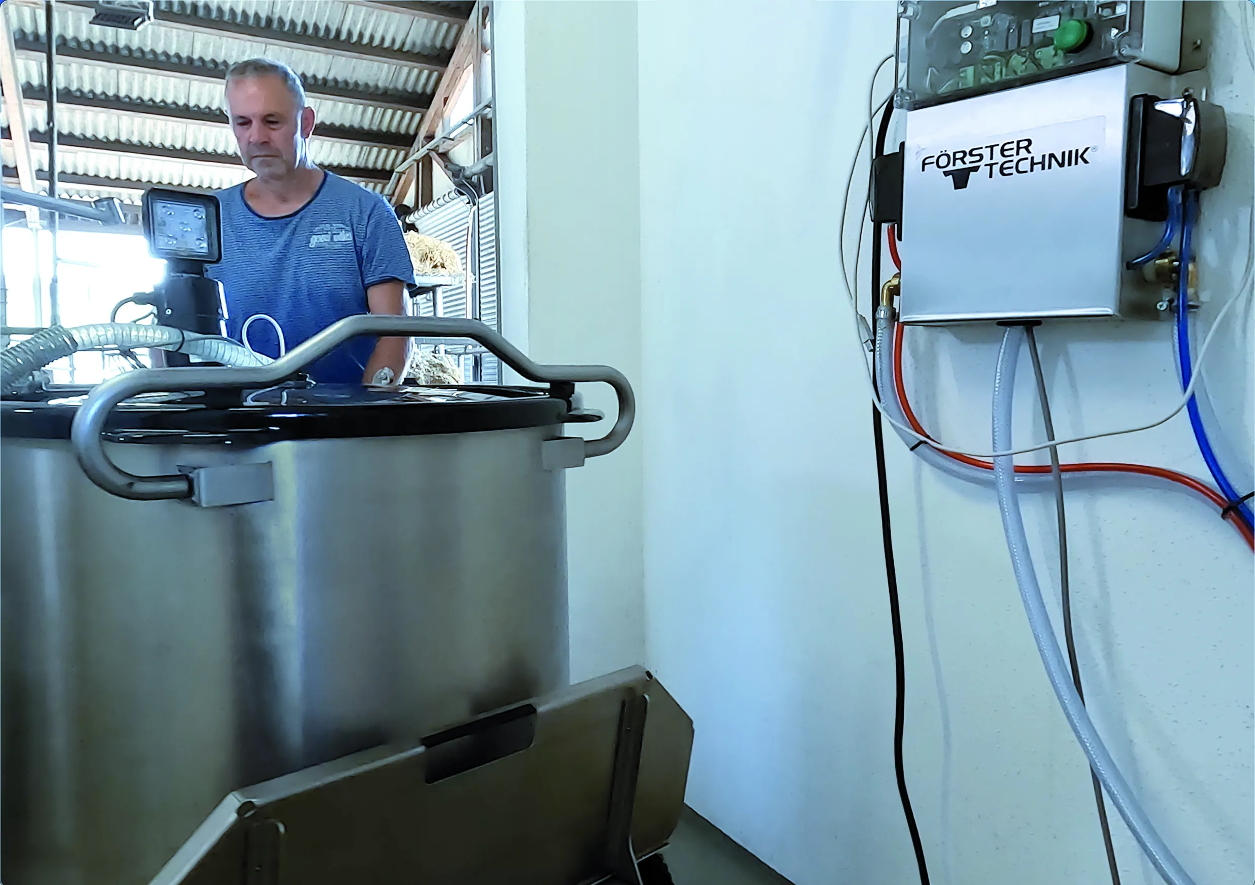 The Clean and Fill Station cleans the MilchMobil and fills it simultaneously with fresh drink, ensuring optimal hygiene and maximum efficiency.